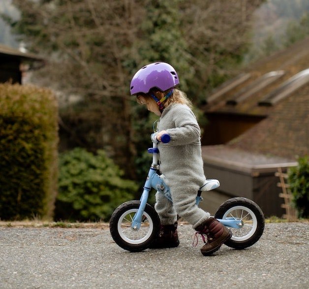 5 Helpful Tips for How to Use a Balance Bike With Your Child