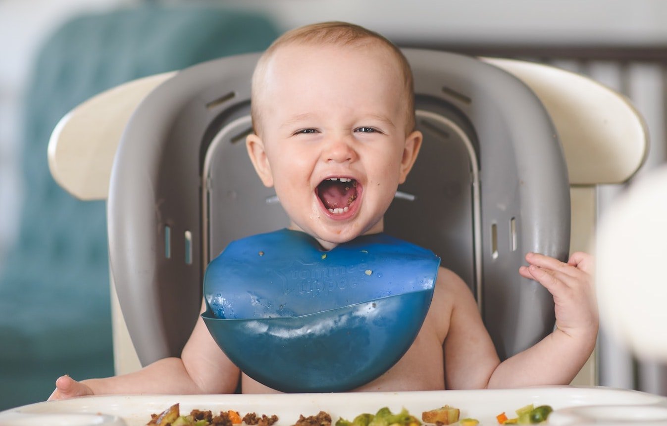 baby-feeding-schedule-how-much-should-a-6-to-9-month-old-eat