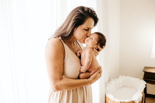 7 Loving Ways to Help Support a New Mom After Birth - ANB BABY