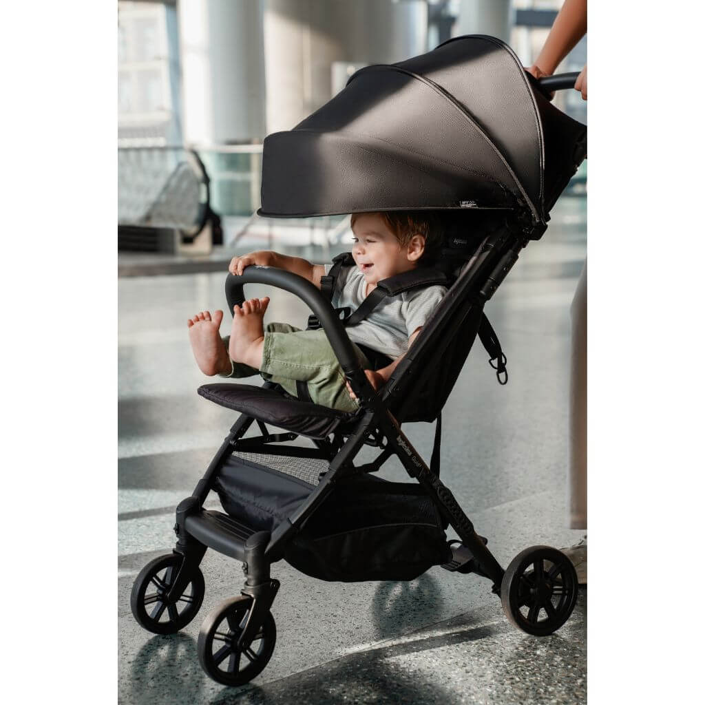 Inglesina_Quid_Lightweight_Foldable_Compact_Baby_Stroller_lifstyle_7 - ANB Baby